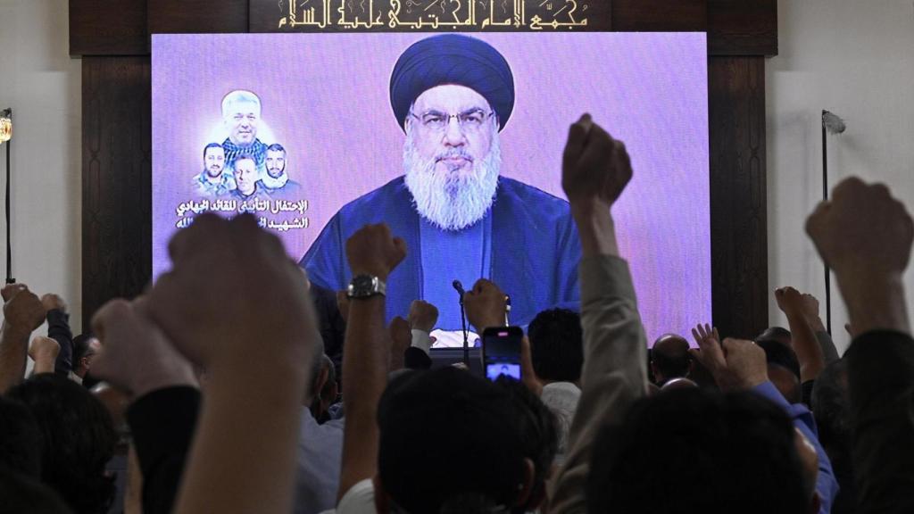 El líder de Hezbolá, Hasan Nasrallah, en un discurso  televisado este miércoles en un homenaje a un comandante que falleció en un ataque israelí en el sur del Líbano la semana pasada.