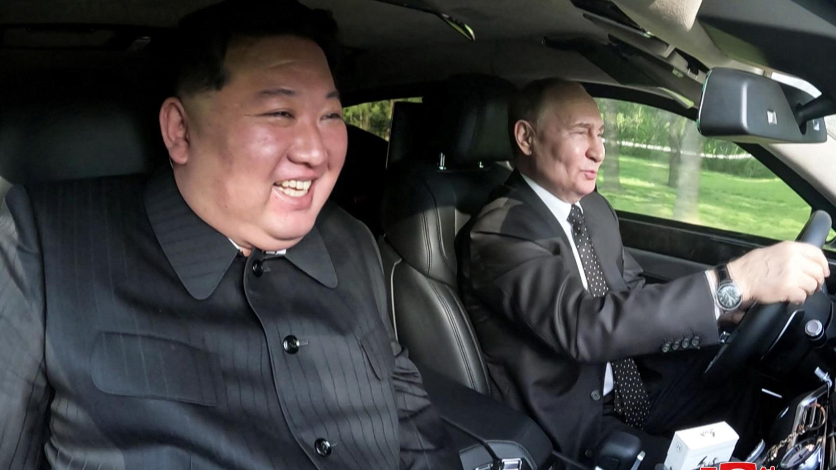 Kim Jing Un y Vladímir Putin estrenan sus regalos.