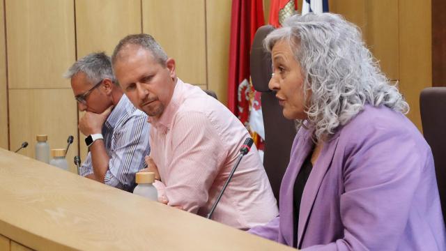 Rita González, portavoz de IU, en el Pleno del Ayuntamiento de Villaquilambre sobre el estado del Chalet del Pozo