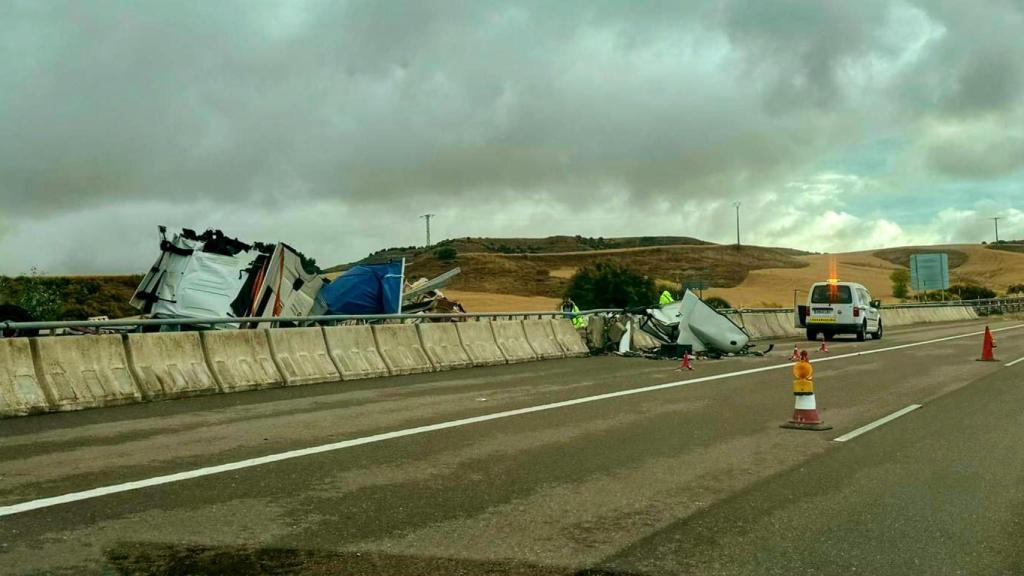 Vuelco de un camión en la A-62