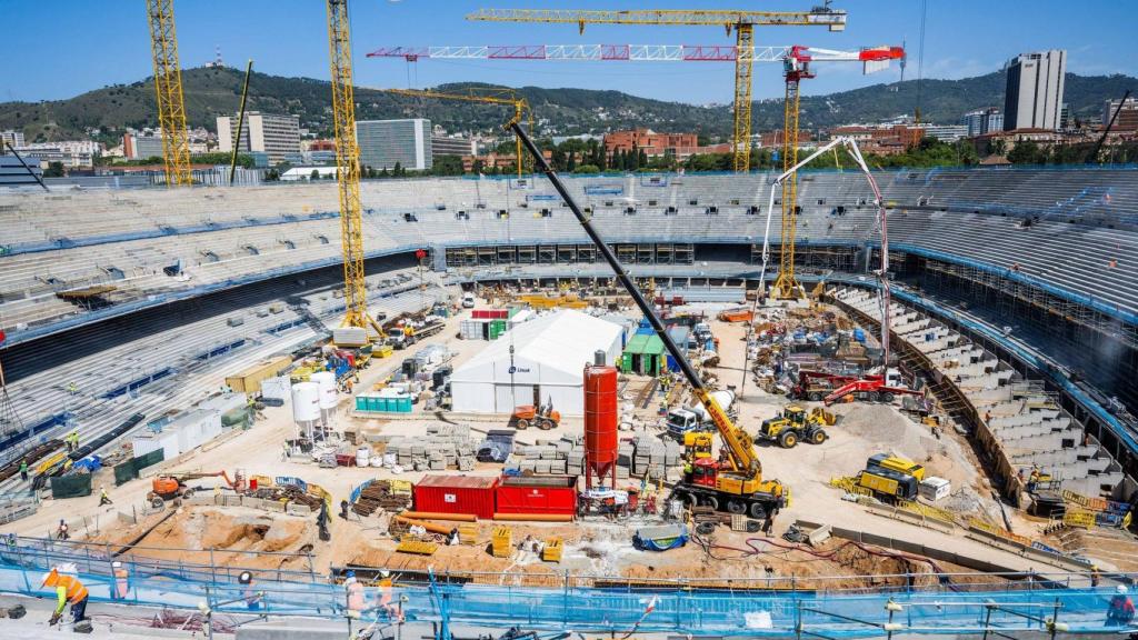El interior del Camp Nou en pleno proceso de renovación