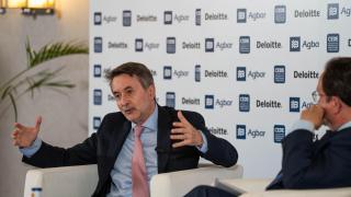 El consejero delegado de Repsol, Josu Jon Imaz, durante un desayuno informativo organizado por CEDE.