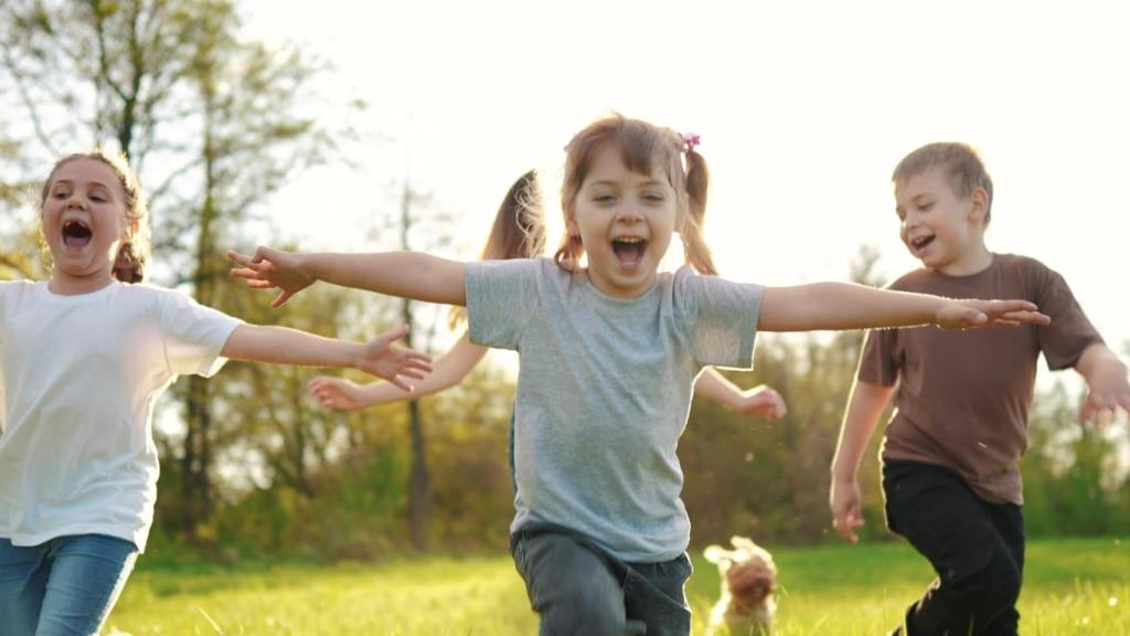 Niños jugando