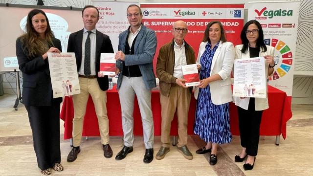 Las claves de Vegalsa-Eroski para mejorar la relación entre mayores y supermercados de proximidad