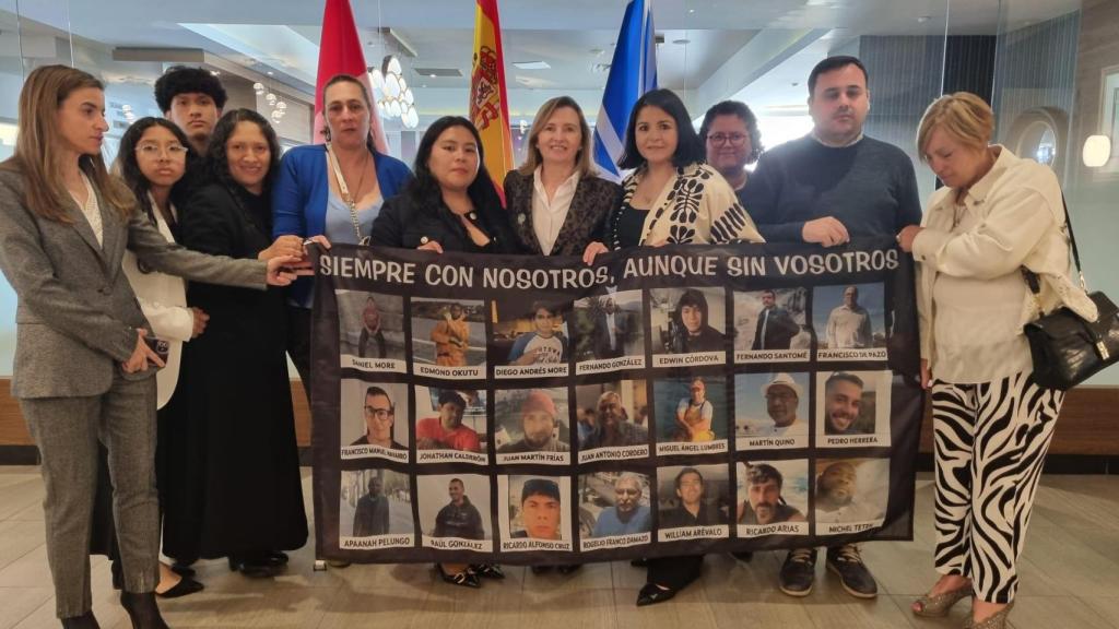 Familiares de las víctimas del 'Pitanxo' en Terranova.