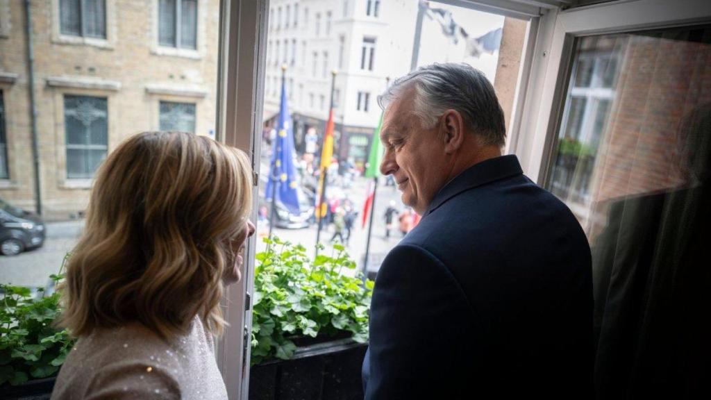 Giorgia Meloni y Viktor Orbán celebraron una bilateral el lunes tras verse excluidos de la negociación de los altos cargos