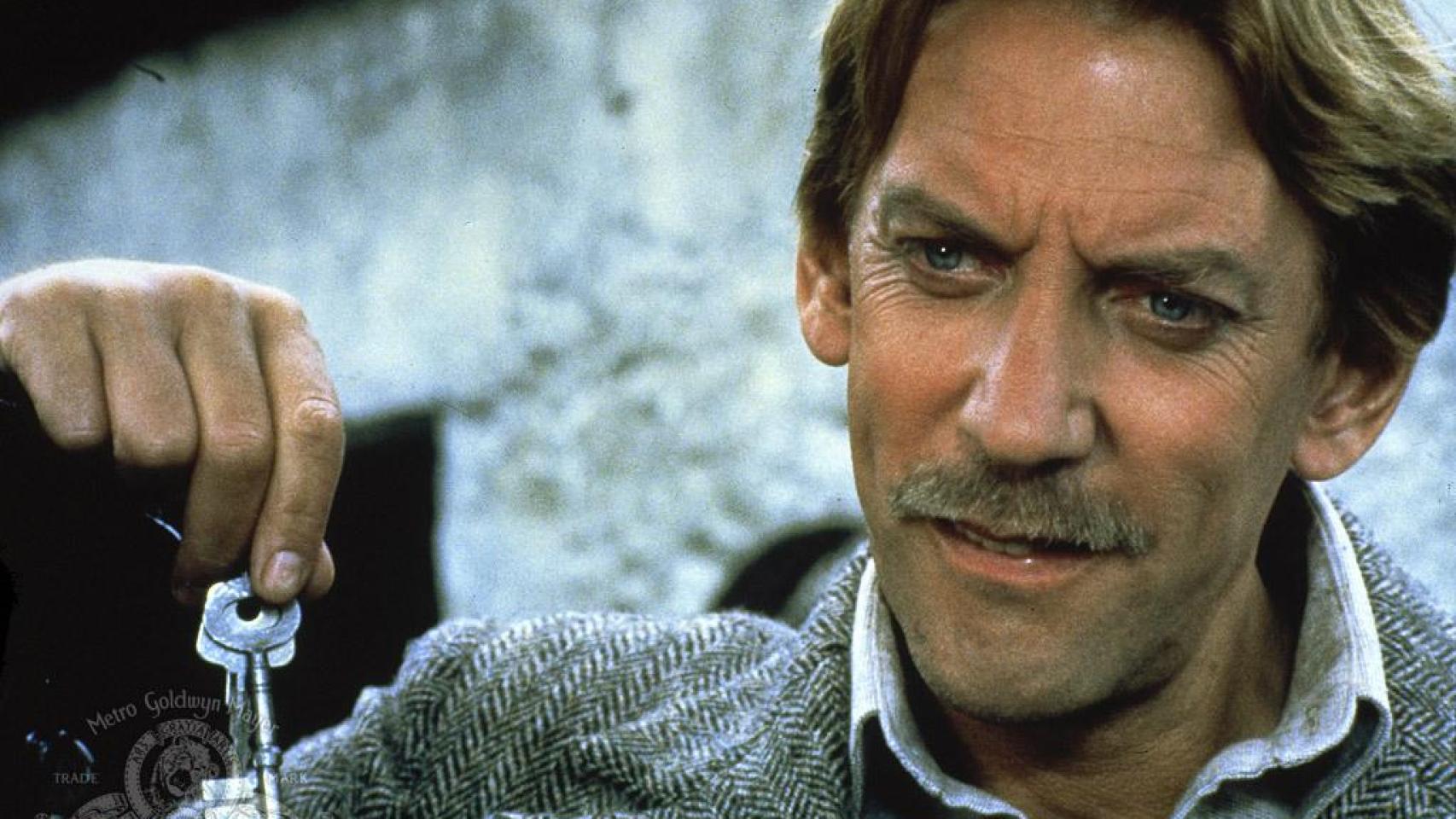 Es una de las películas más icónicas de Donald Sutherland: dura 100 minutos y está en Prime Video