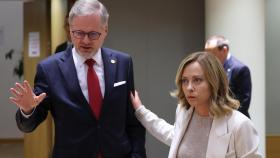 El checo Peter Fiala y Giorgia Meloni, excluidos de las negociaciones de altos cargos de la UE por pertenecer a la familia de derecha radical