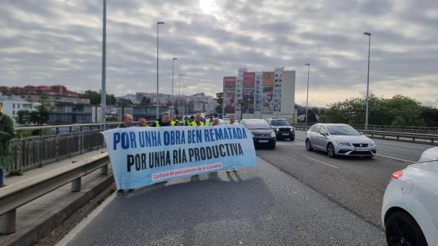 Los mariscadores de O Burgo continúan en A Coruña con sus reclamaciones a Xunta y Gobierno