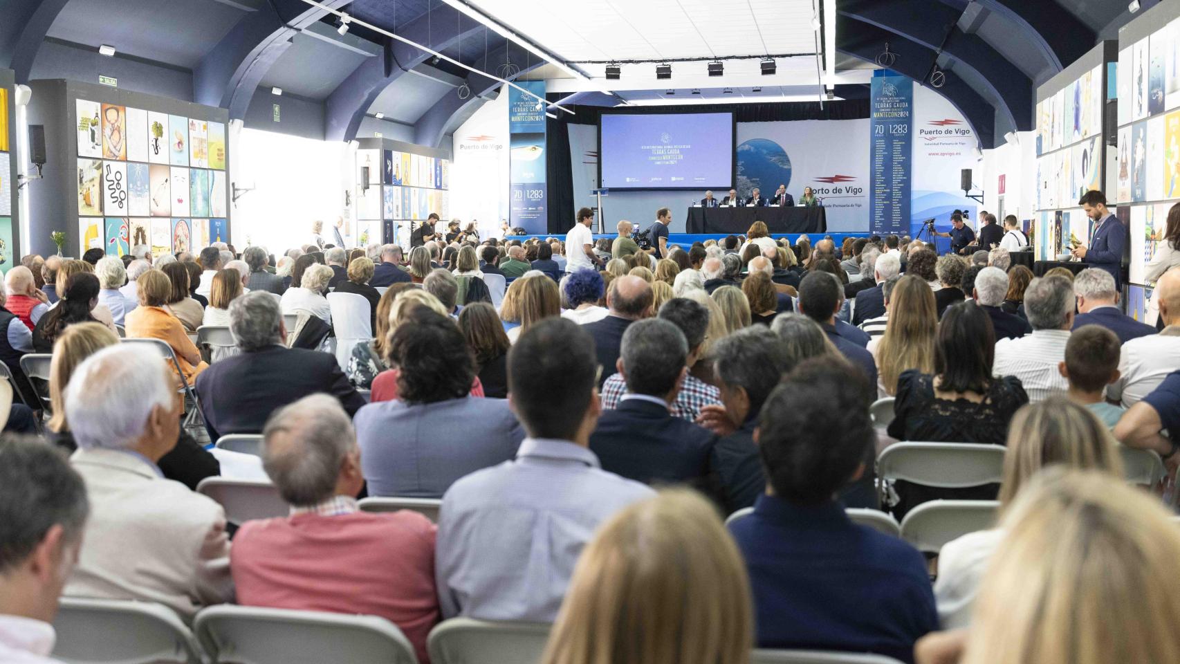 Imagen de la entrega de premios de la Bienal Internacional de Cartelismo Terras Gauda.