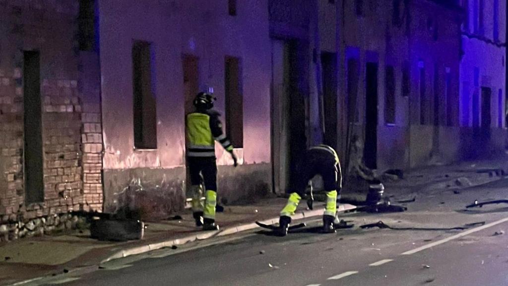 Los Bomberos de la Diputación de Valladolid trabajando en el lugar de los hechos