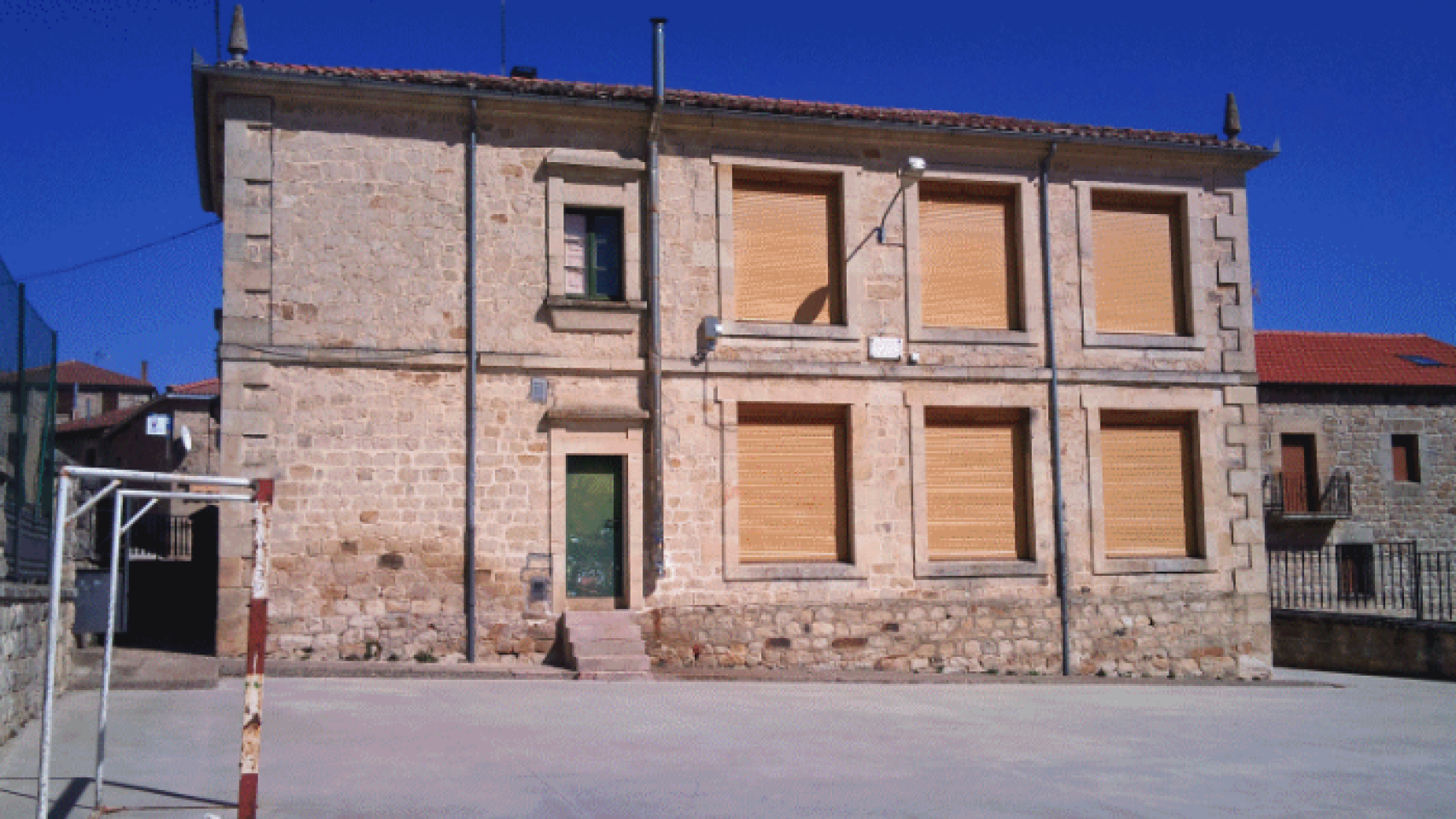 Colegio CRA Sierra de Pinares en Regumiel de la Sierra