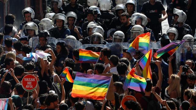 Imagen de archivo de 2019 cuando la Policía impidió la marcha del Orgullo en la ciudad tras prohibirla el gobernador de Estambul.