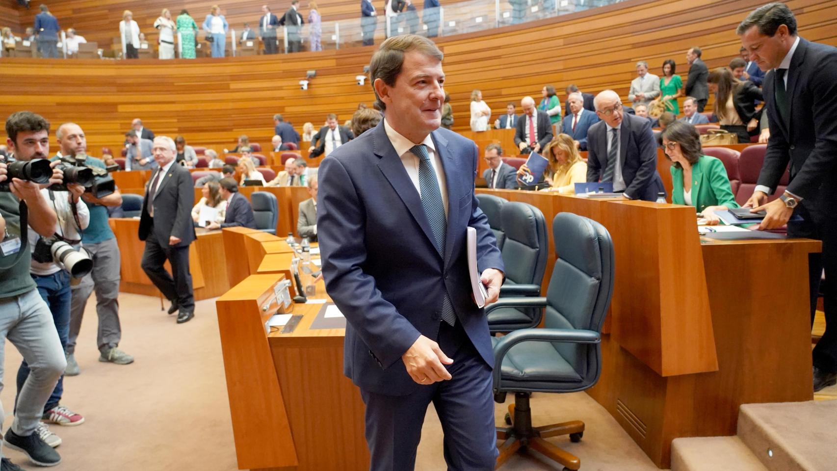 El presidente de la Junta, Alfonso Fernández Mañueco, en el debate del estado de la Comunidad de 2023