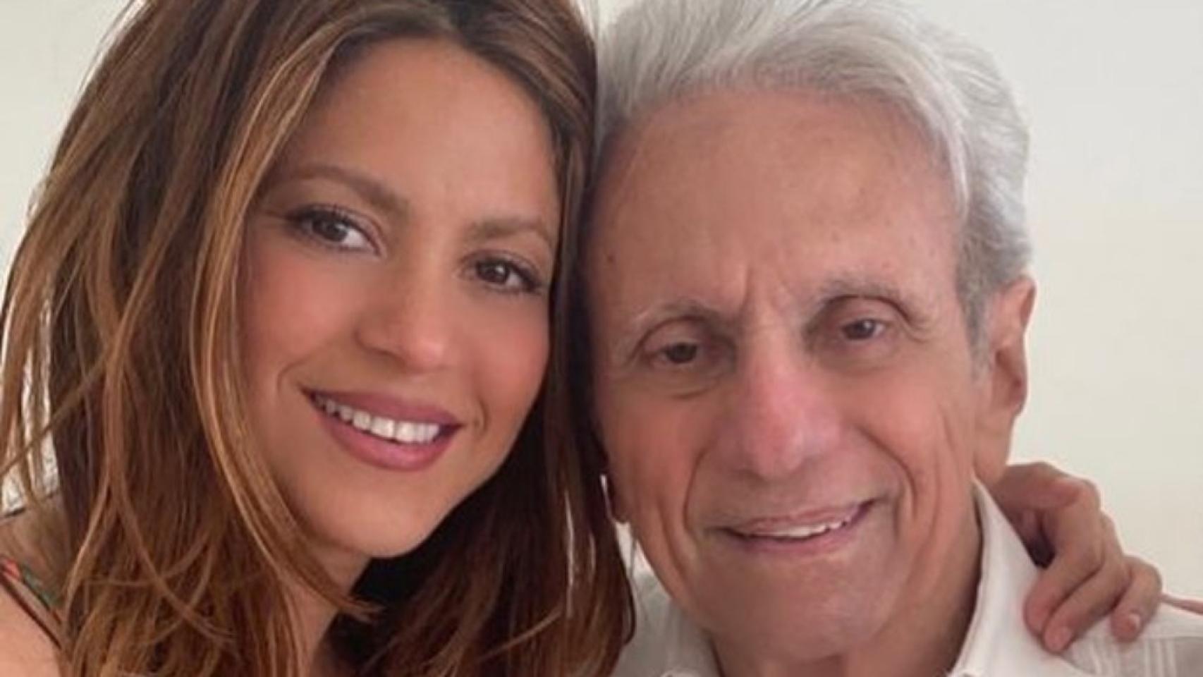 Shakira y su padre, William Mebarak, en una imagen compartida en sus redes sociales.