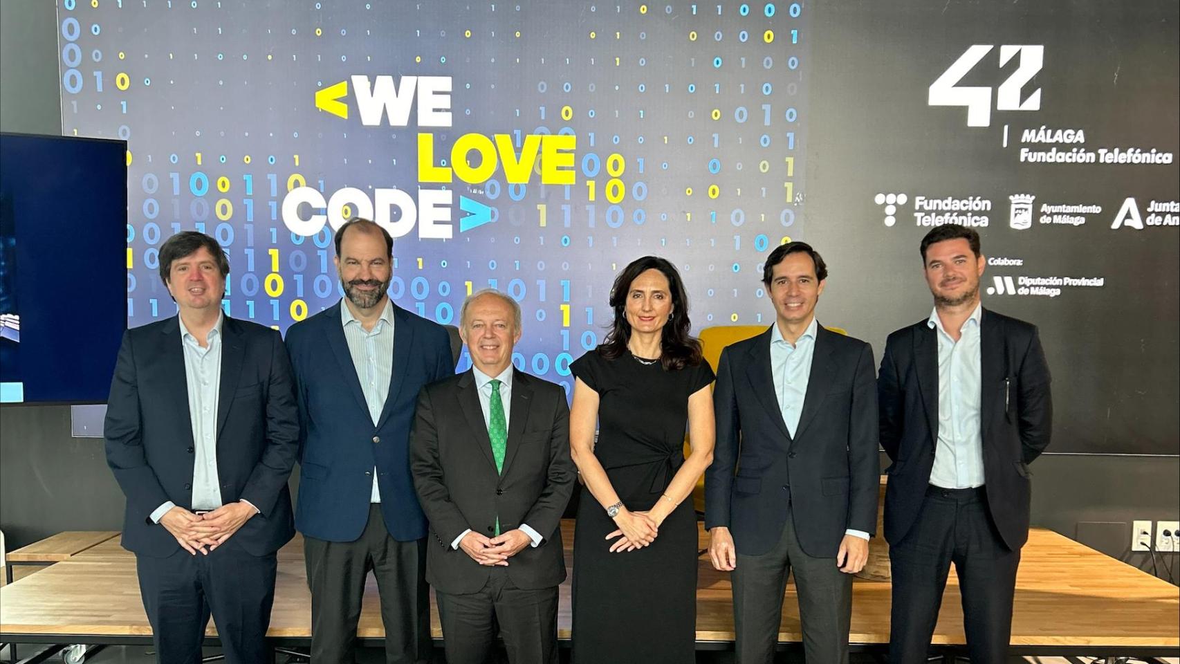 Representantes de Mutuactivos con el equipo de la delegación de Málaga. De izqda. a dcha. Jaime de León Calleja, Ignacio Dolz de Espejo, Juan Torres, Luisa Martínez, Alejandro Gervás y Francisco Pérez Rodríguez.