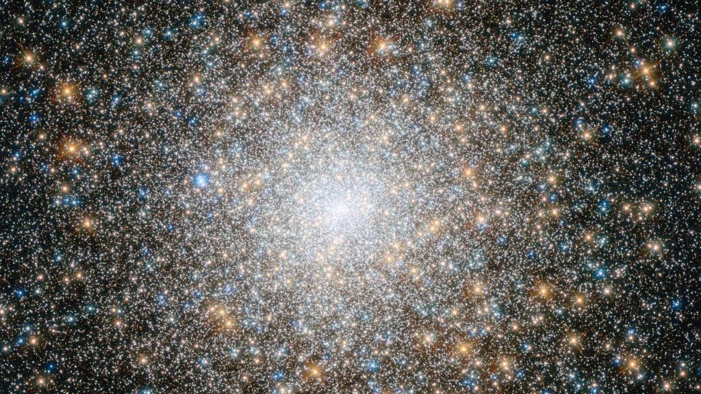 Cúmulo de estrellas globular alrededor de la Vía Láctea fotografiado por Hubble