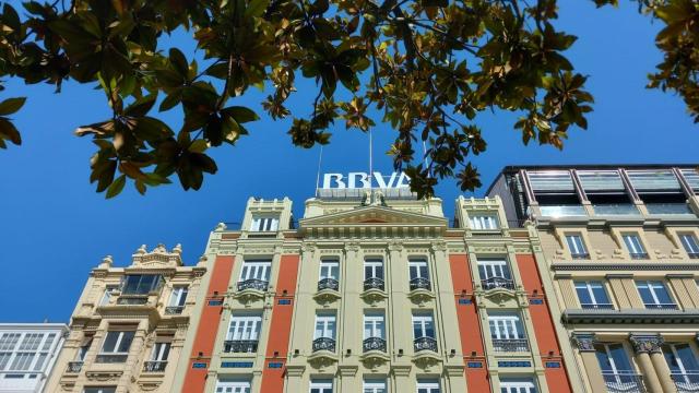 El Banco de La Coruña en el Cantón Pequeño, una obra monumental de Leoncio Bescansa