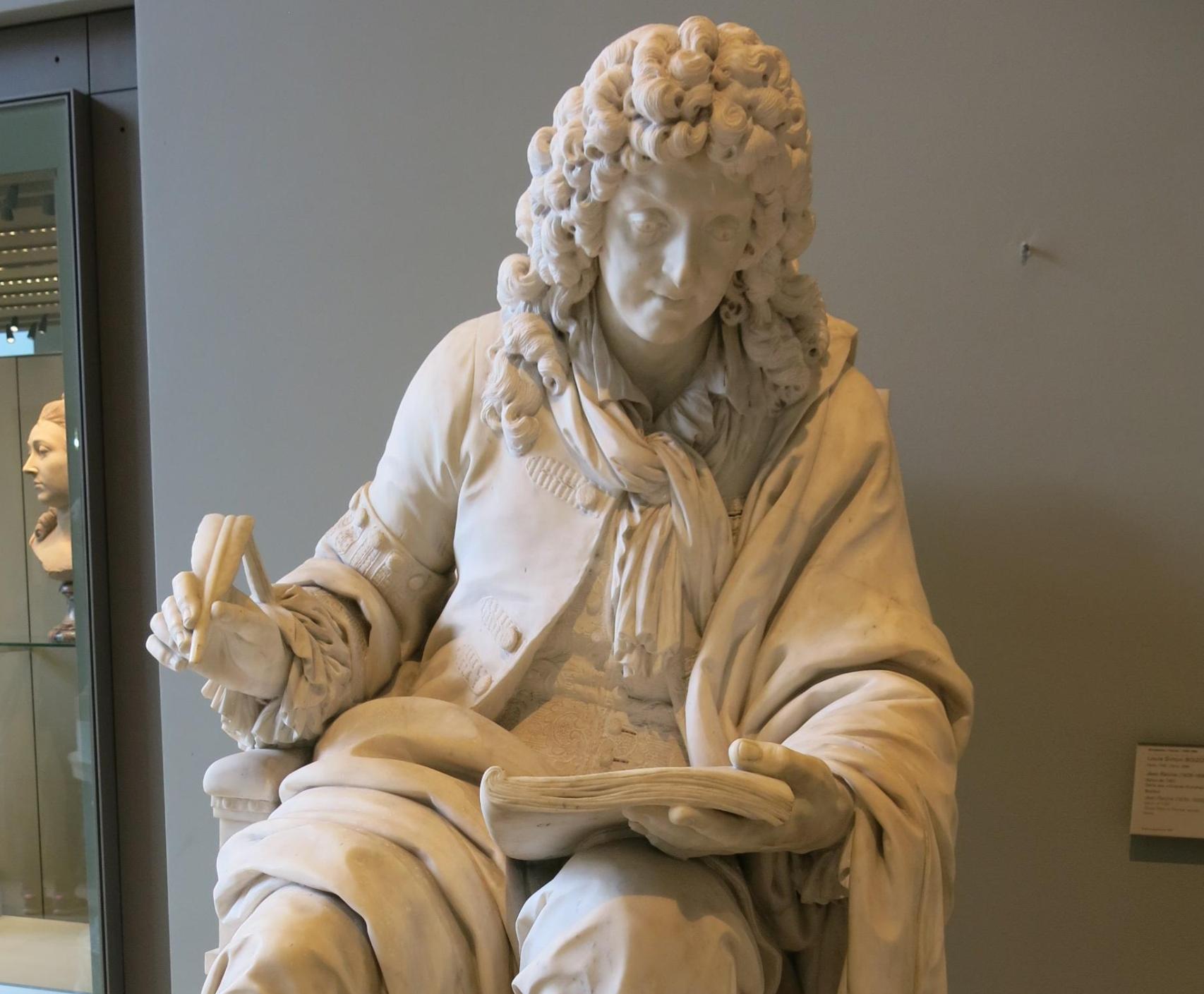 Estatua del literato Jean Racine en el Museo del Louvre de París.