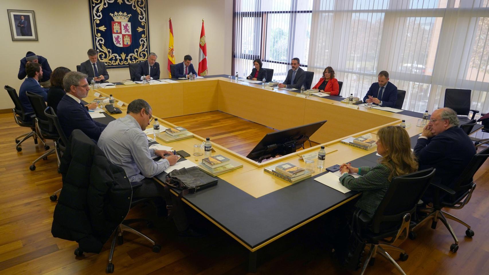 Reunión del patronato de la Fundación de Castilla y León, en diciembre de 2023