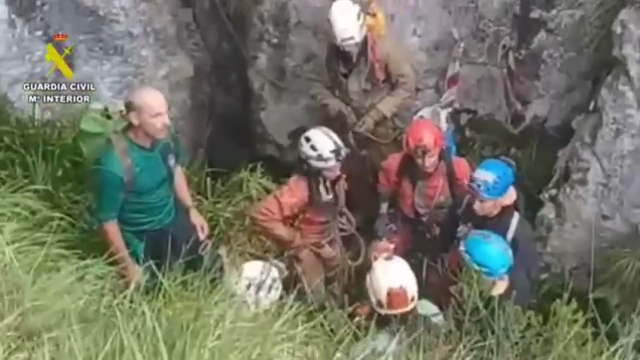 Rescate a los espeleólogos de Castilla y León de la cueva de Cantabria