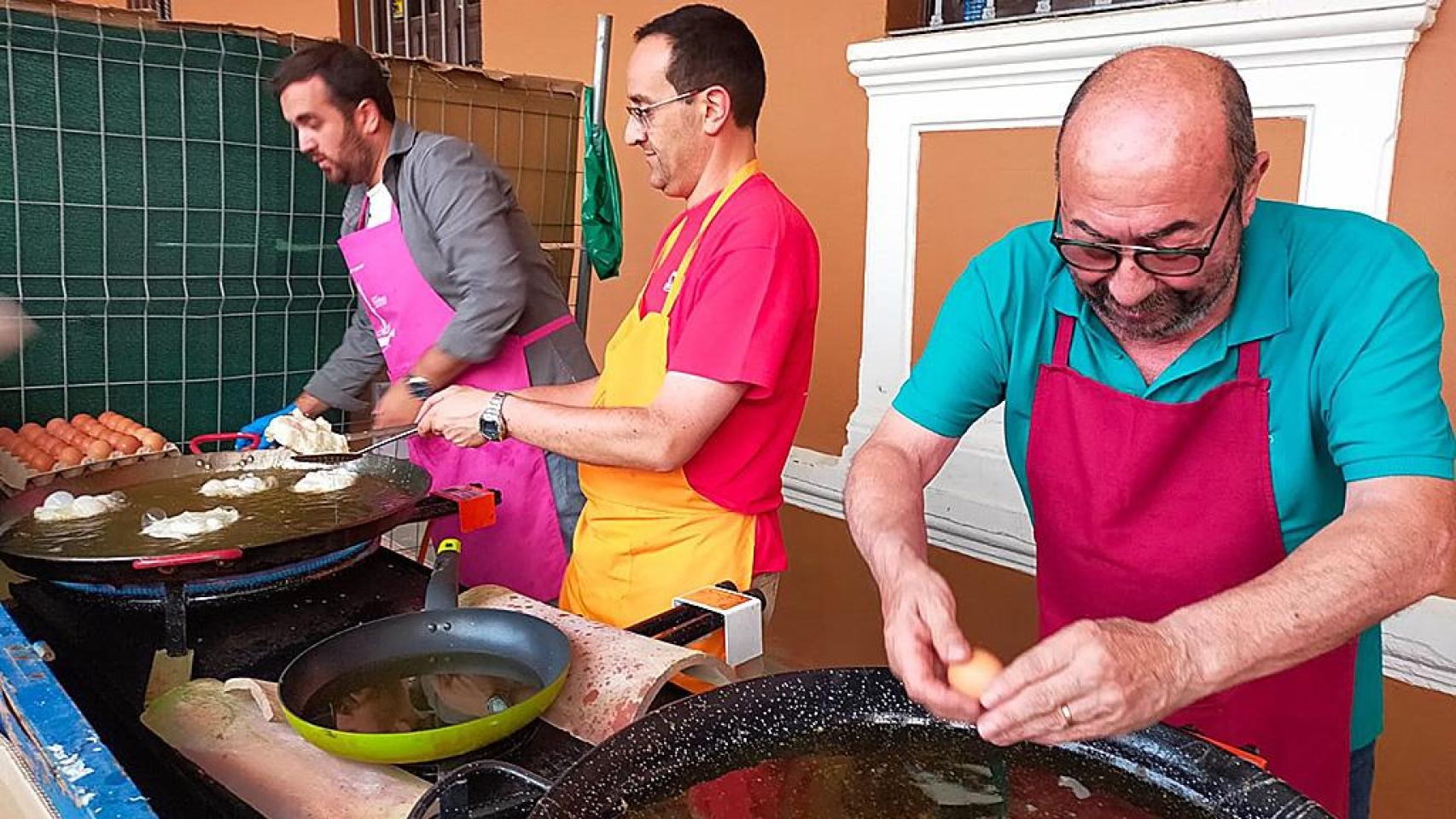 Imagen del concurso de huevos fritos en Villalón el año pasado