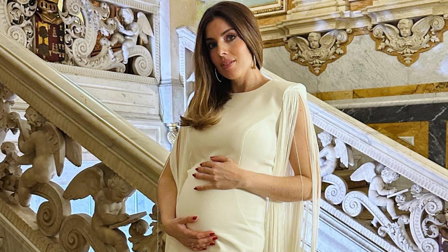 Lidia Bedman luciendo un vestido de Silvia Fernández en el Palacio de Santoña