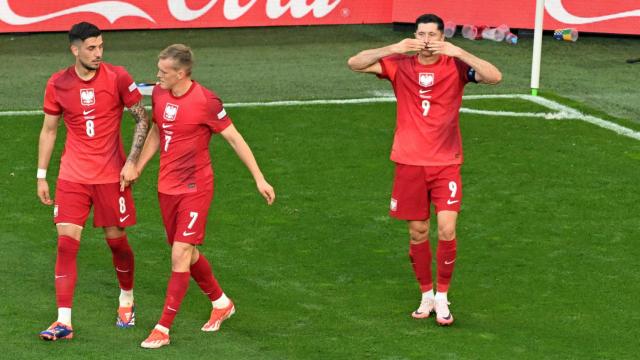 Lewandowski celebra su gol contra Francia.