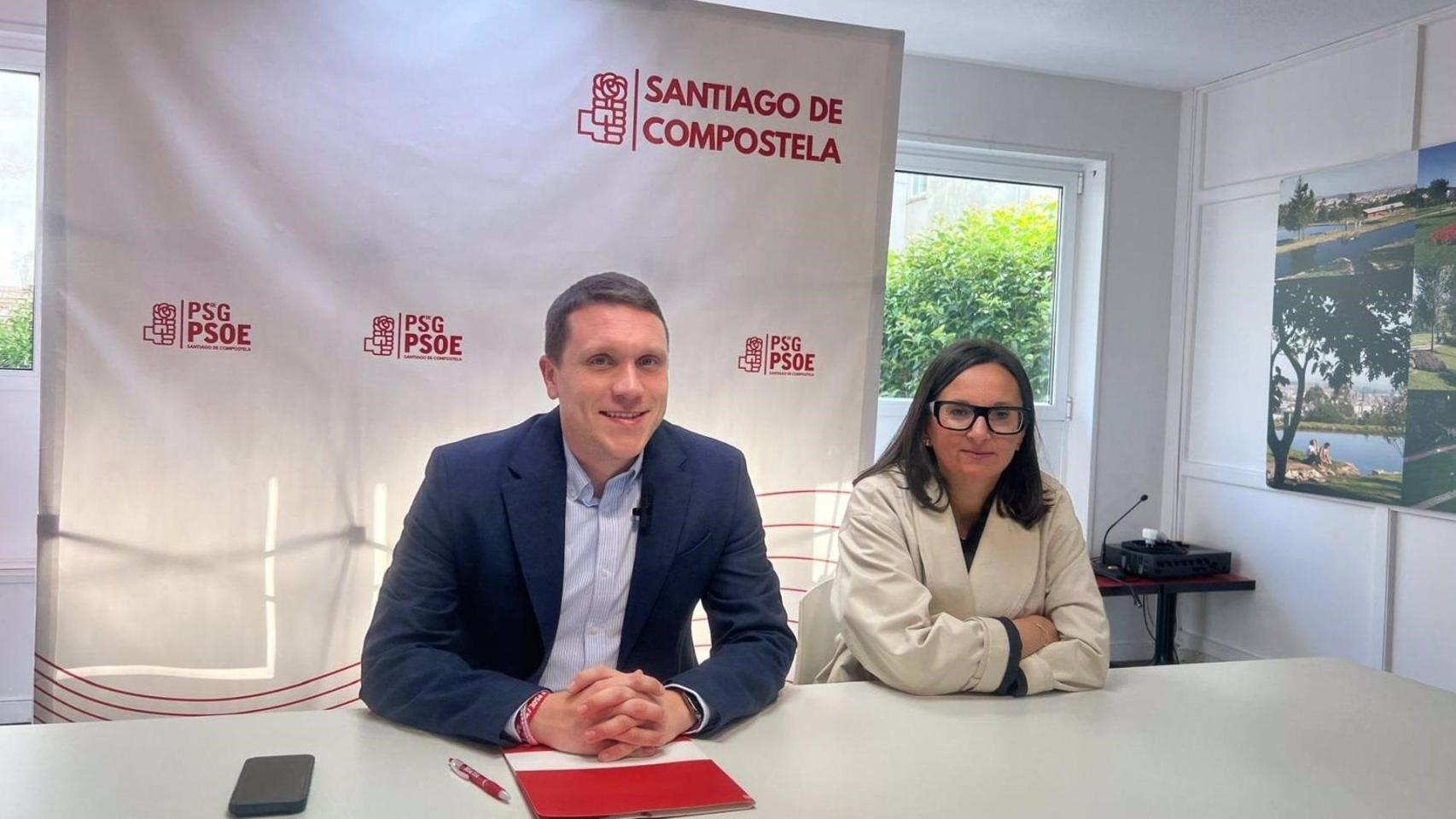 El secretario xeral del PSOE compostelano, Aitor Bouza, y la vicesecretaria, Marta Álvarez.