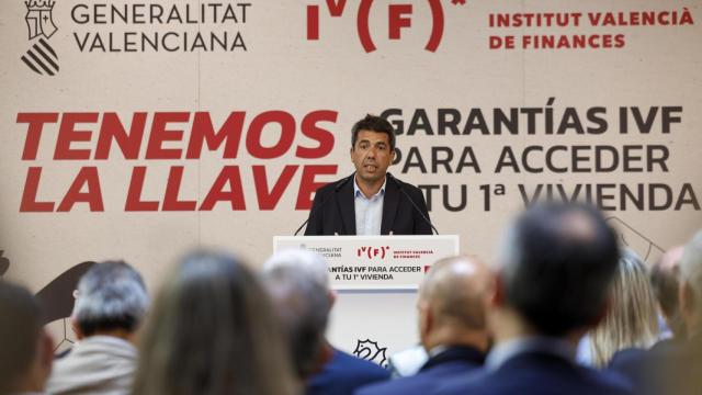Carlos Mazón, durante la presentación del plan de garantías del IVF. EE