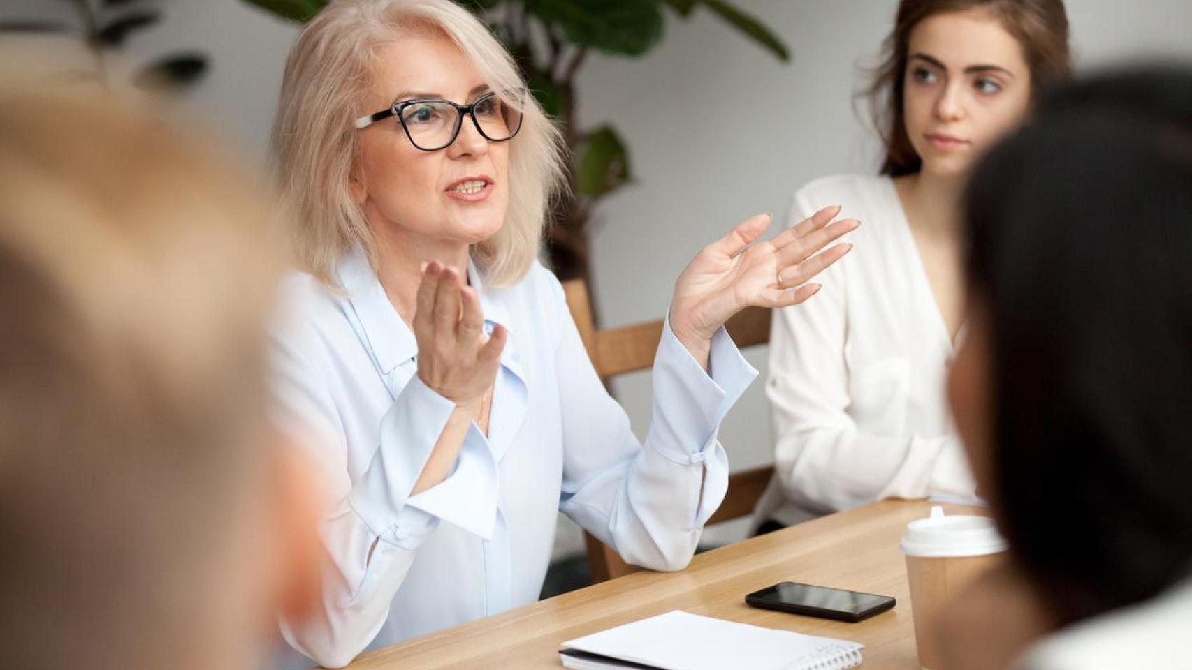 Un estudio de LinkedIn ha demostrado que las crisis afectan más a las mujeres en el ámbito laboral.