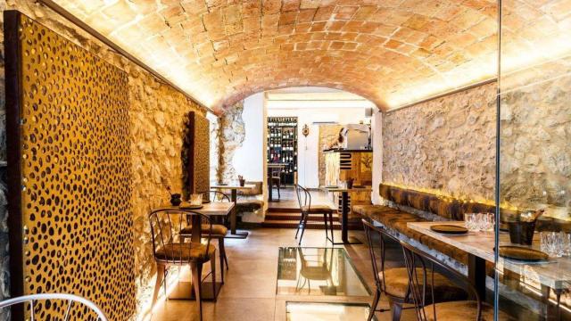 Este bar de vinos en Girona es el favorito de los chefs de Disfrutar, el mejor restaurante del mundo