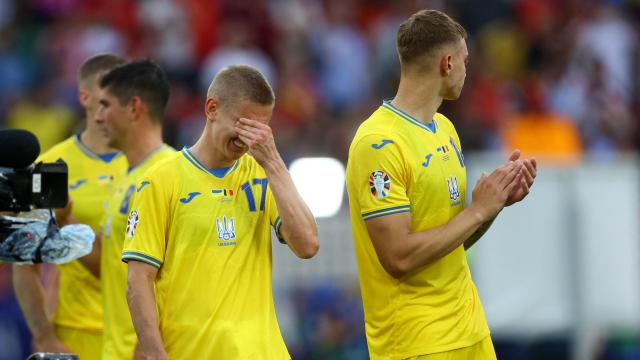 Zinchenko se lamenta tras caer eliminado de la Eurocopa.