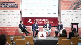 Alberto Gómez Platero, CEO de Wible, Carlos Reina, chief de Astara Move y Ernesto Mateo, director de Voltio, durante su intervención en el V Simposio del Observatorio de la Movilidad y las Ciudades.
