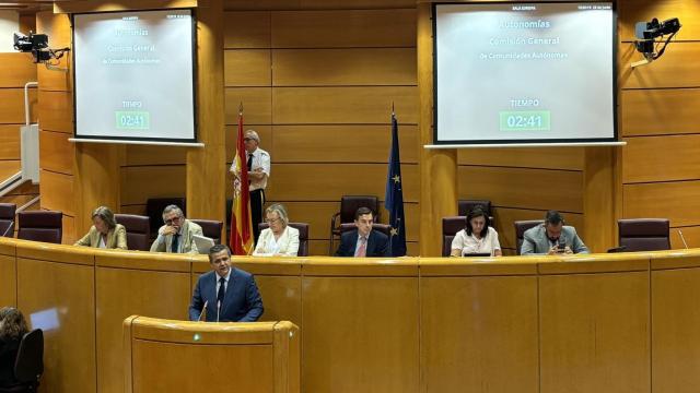 El consejero de Vivienda, Transportes e Infraestructuras, Jorge Rodrigo en el Senado