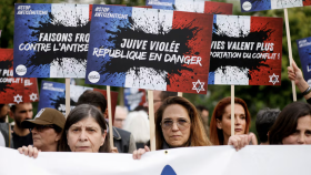 Manifestación contra el antisemitismo en la Plaza de la Bastilla, en París.