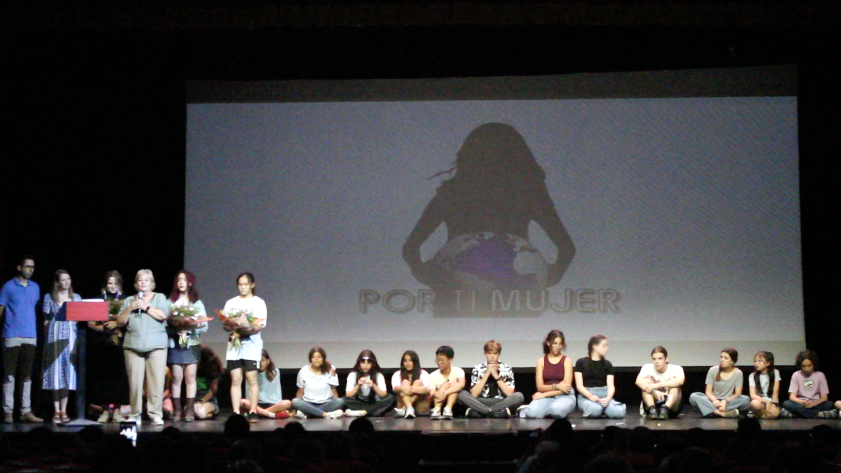 British School de Valencia se moviliza contra la violencia de género con un musical titulado 'Highschool Dilema'. EE