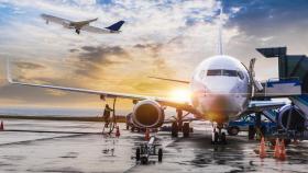 El combustible SAF es clave en la descarbonización del transporte aéreo.