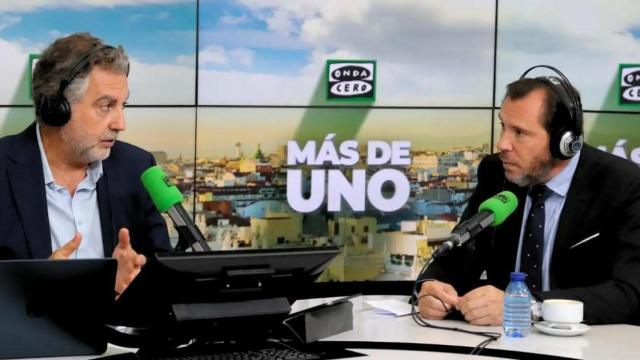 Óscar Puente en 'Más de Uno' de Onda Cero con Carlos Alsina.