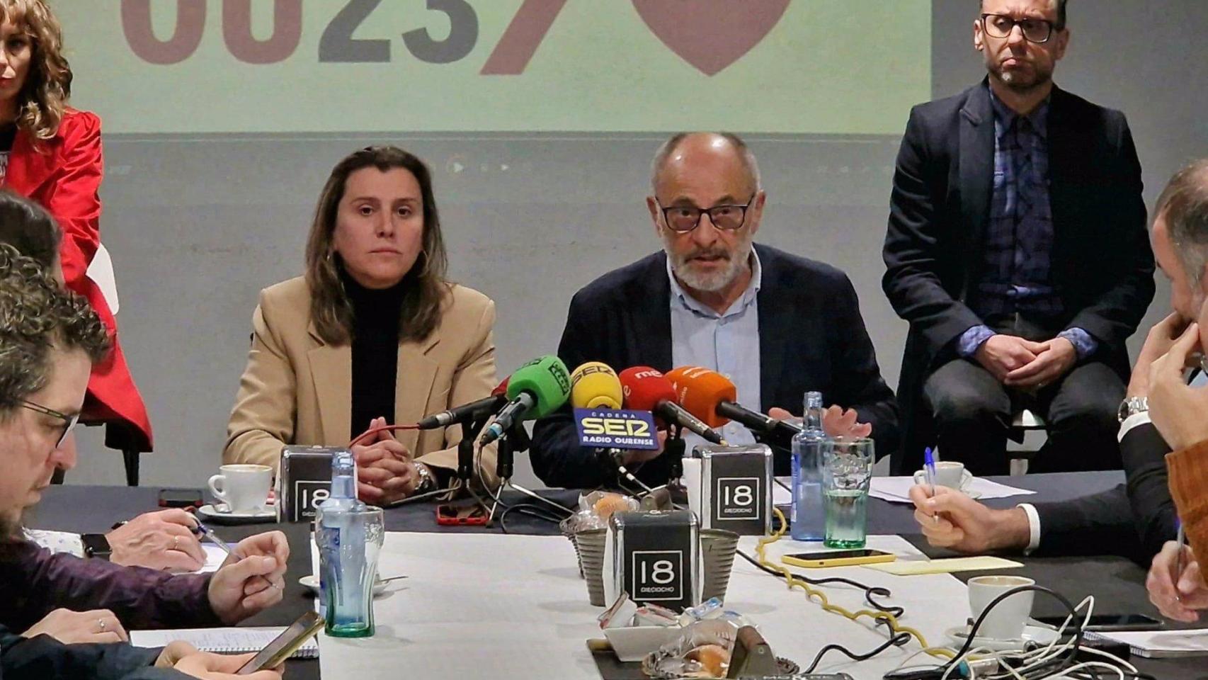 La portavoz del PSOE Ourense, Natalia González, junto a Francisco Rodríguez.