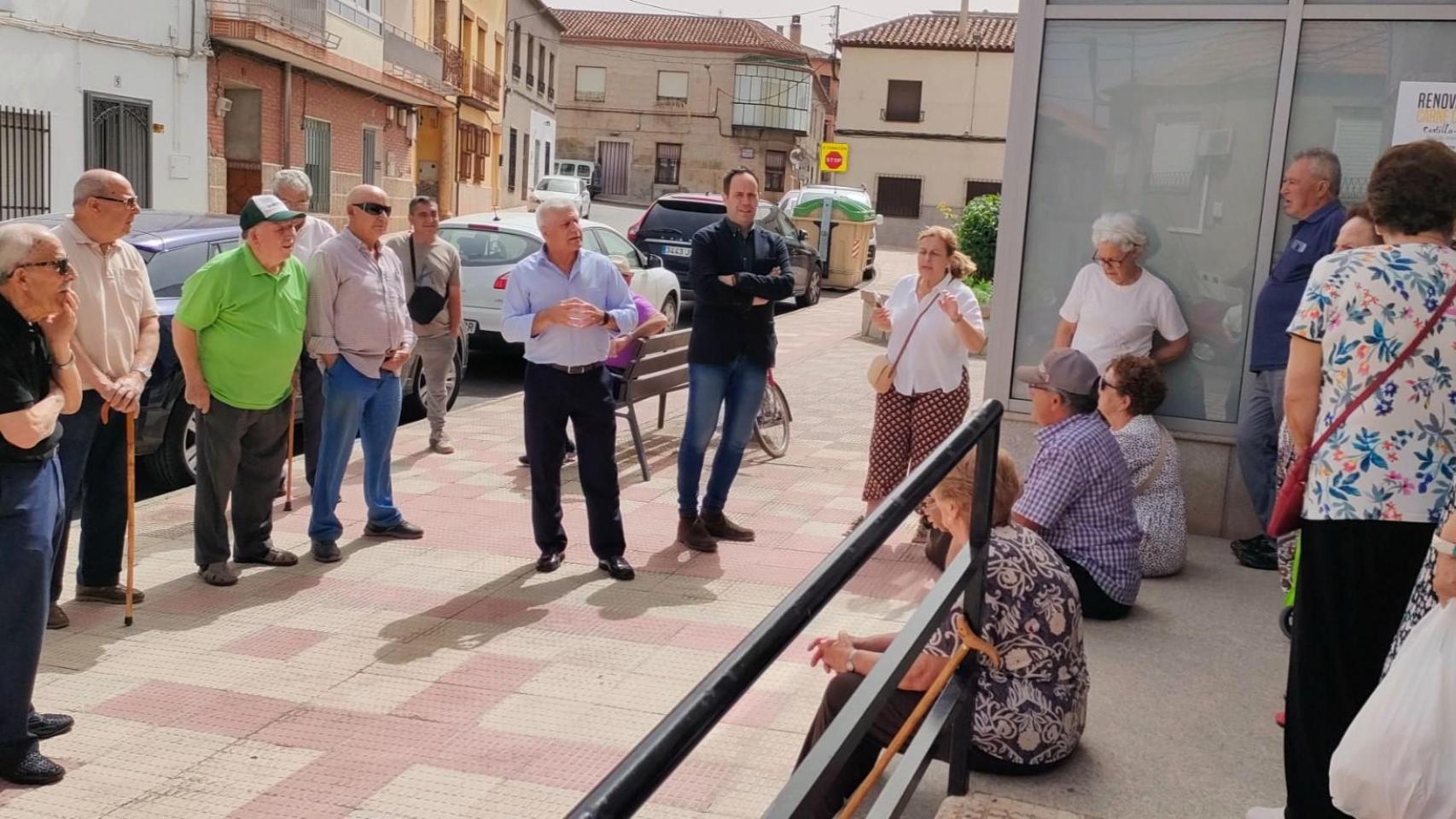 Visita de José Antonio Martín- Buro a Urda (Toledo).