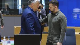 Viktor Orbán chocó con el presidente ucraniano, Volodímir Zelenski, durante la cumbre de la semana pasada en Bruselas