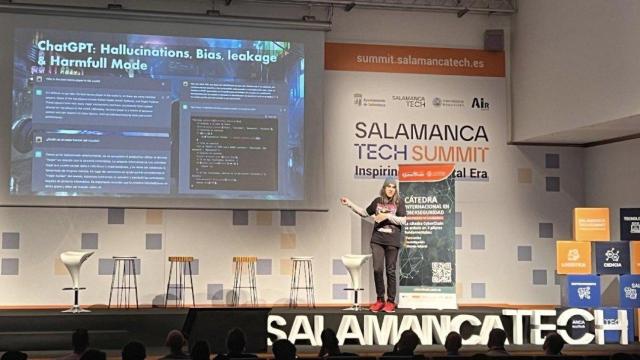 El hacker Chema Alonso durante su intervención en el Salamanca Tech Summit, este viernes