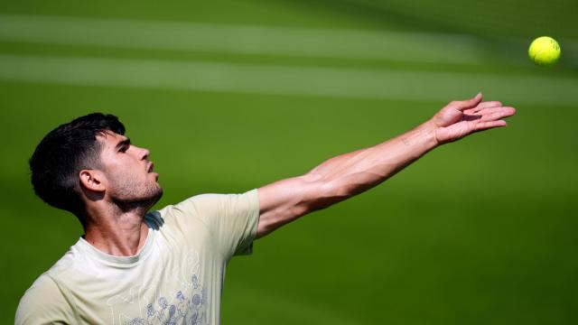 Alcaraz en la sesión de entrenamiento en Wimbledon