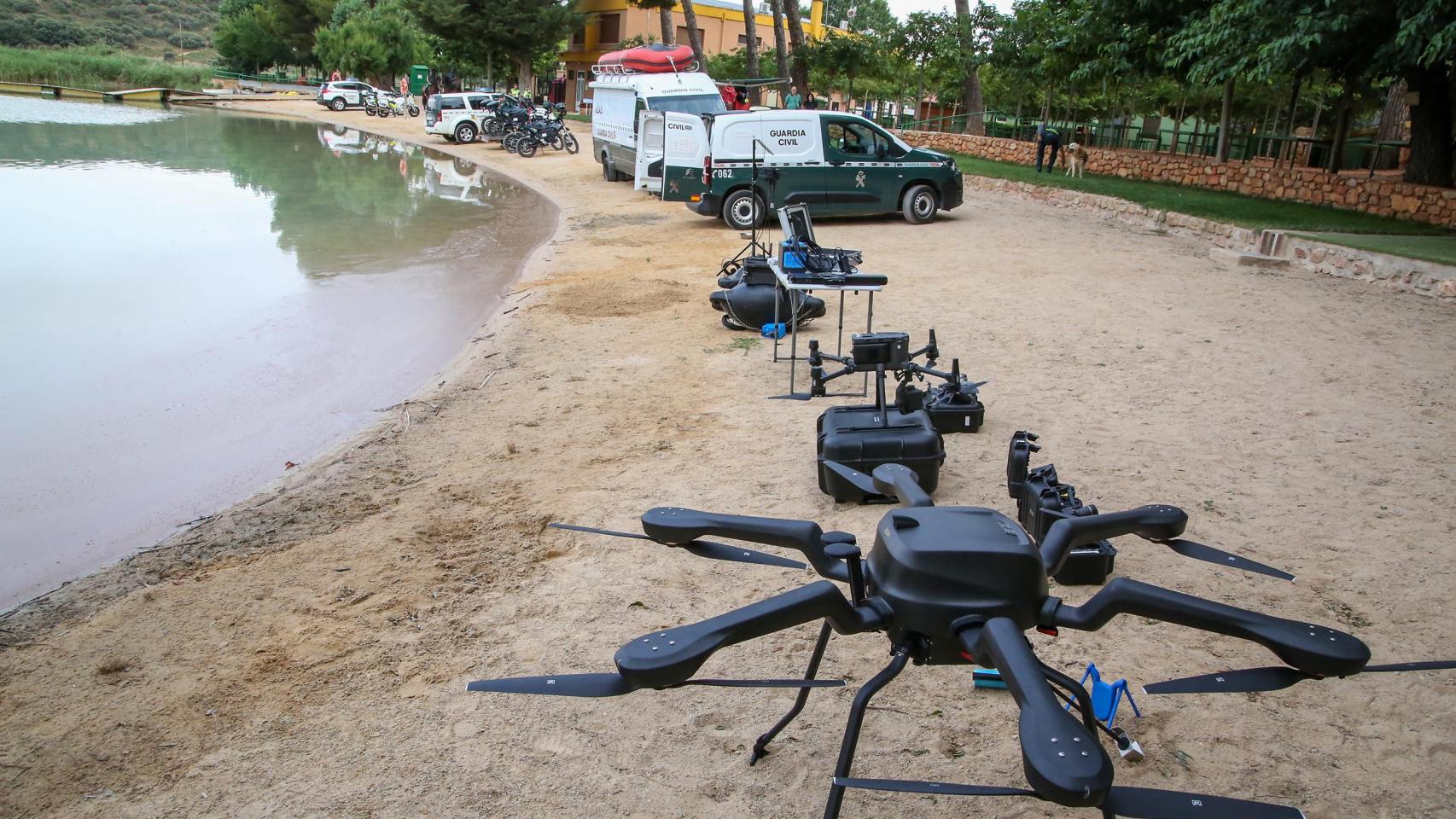 La 'playa' más grande Castilla-La Mancha se blinda con caballos, drones y un helicóptero
