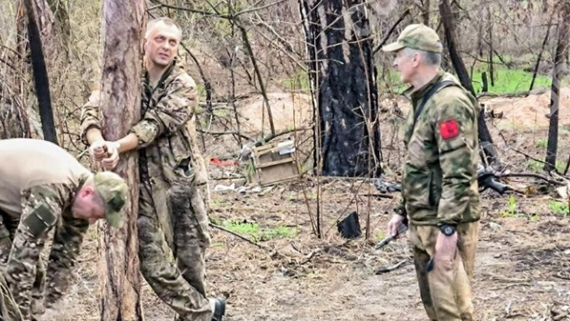 En la imagen, el suboficial Andrey Elissenko, que denunció que sus mandos le amarraron a un árbol durante un bombardeo ucraniano. Sobrevivió y fue transferido a un grupo de reconocimiento.