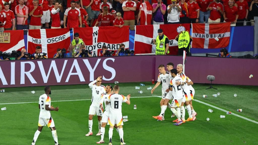 Los jugadores de Alemania celebran el gol de Havertz ante Dinamarca.