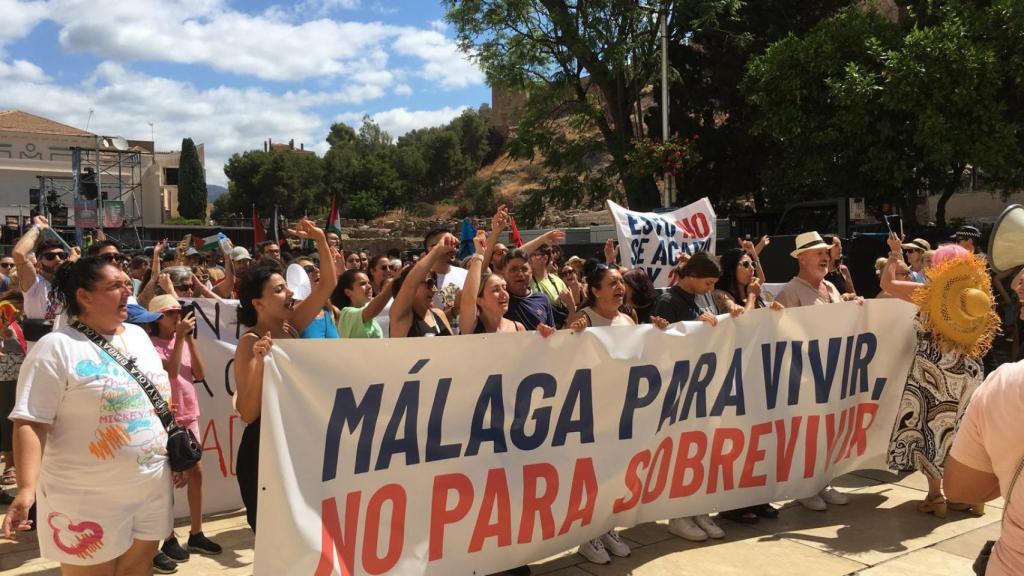 Fotogalería: Todas las imágenes de la manifestación vecinal para reivindicar el acceso a la vivienda en Málaga