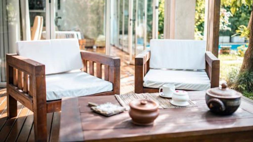 Muebles de jardín de madera perfectos para el verano.