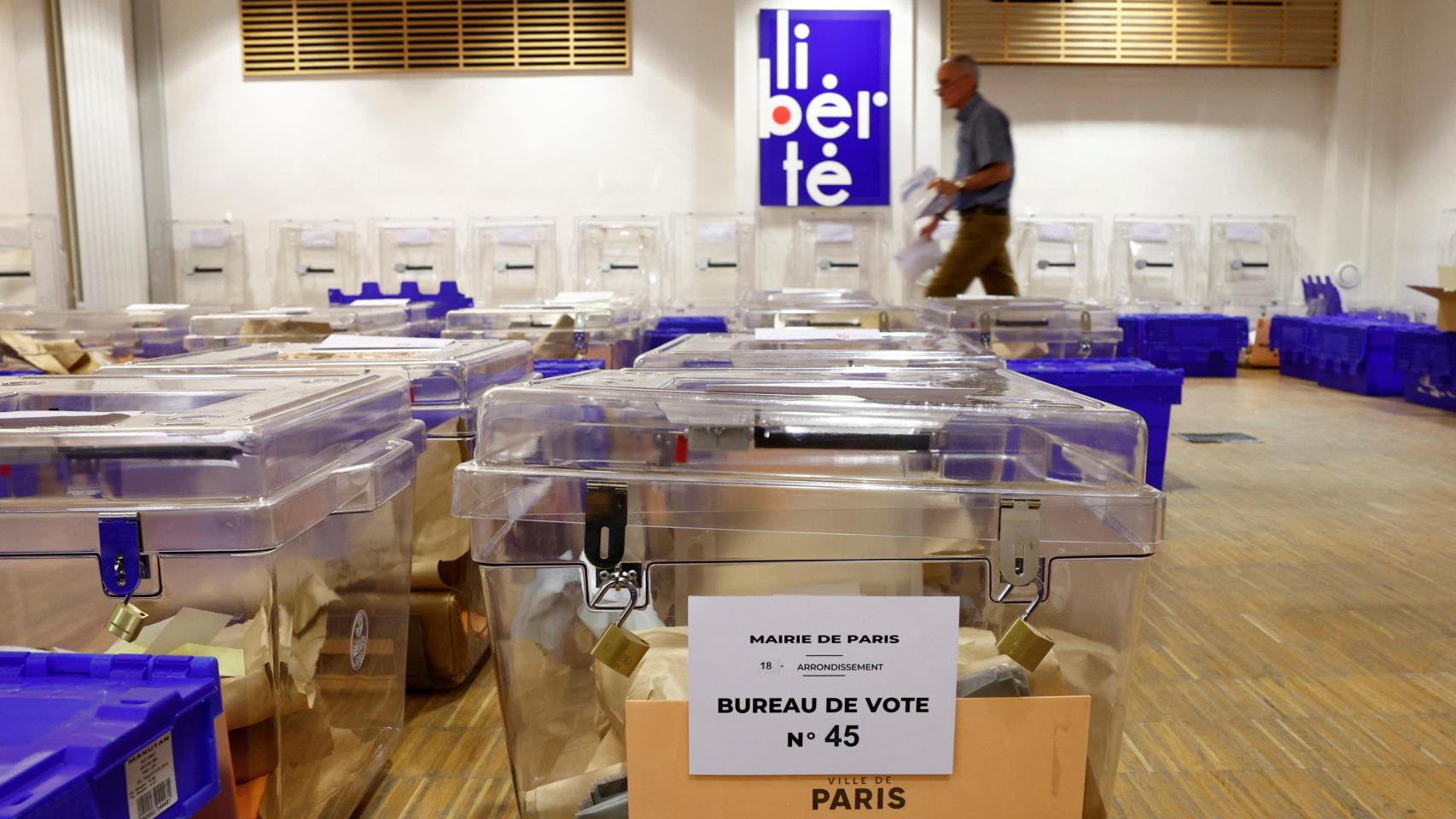Urnas electorales en Francia para las elecciones legislativas